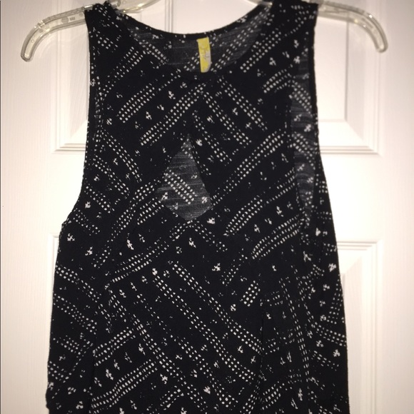 Free people tank with cut out open front - Picture 2 of 5